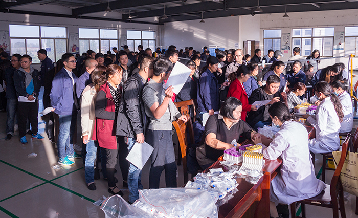 關愛員工健康，公司組織全體員工進行體檢